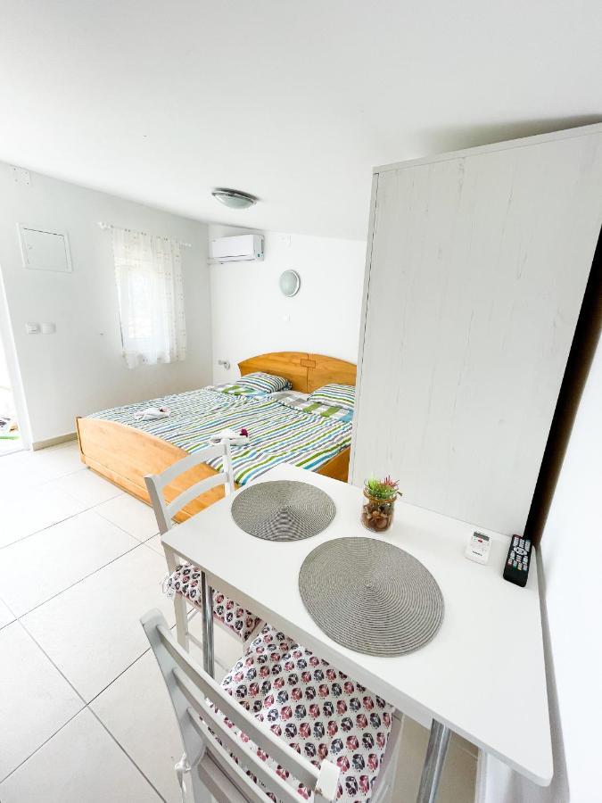 Beautiful Secluded Area Near Novalja Vacation House With Pool And Sea View Villa Lara Екстериор снимка