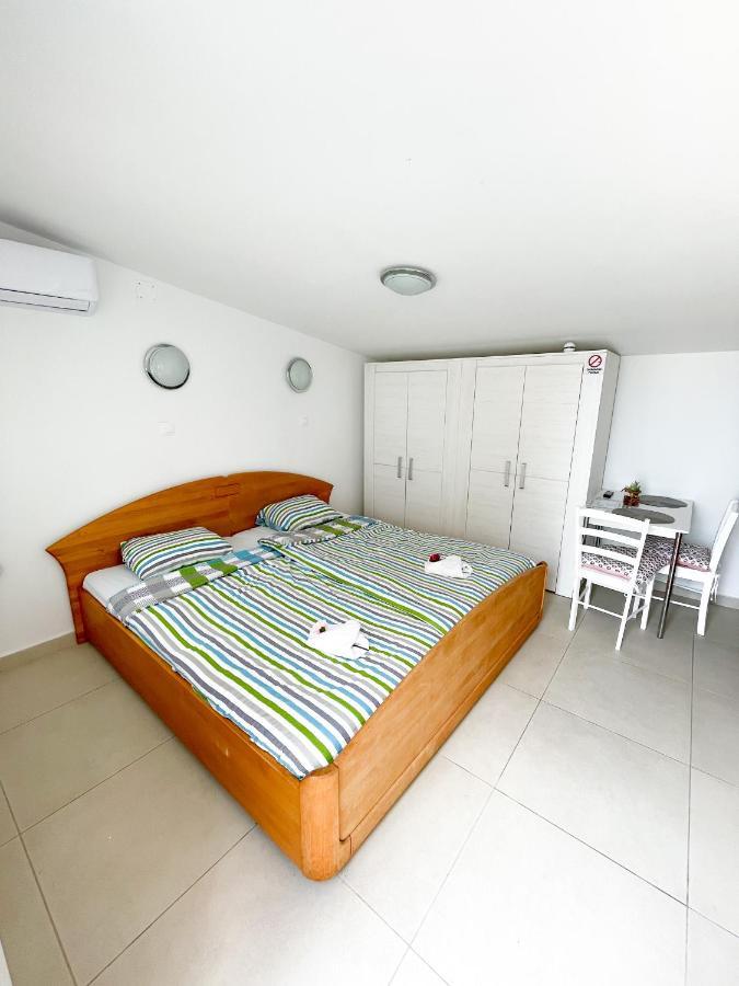 Beautiful Secluded Area Near Novalja Vacation House With Pool And Sea View Villa Lara Екстериор снимка